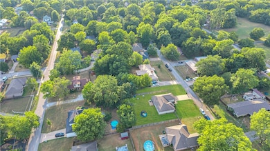 303 E Center St, Prairie Grove, AR 72753 - photo 4