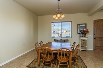 009_Dining Room