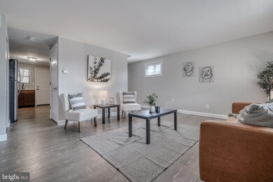 903 Foxcroft Ln, Essex, MD 21221 - photo 6