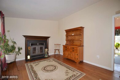 7416 Oakland Mills Rd, Columbia, MD 21046 - photo 3