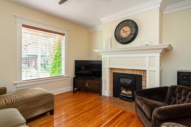 334 Reinhard Ave-13
