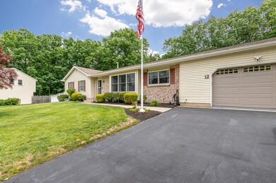 12 Misletoe Ct