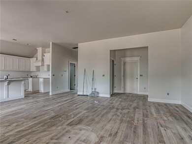 1923 Twisted Oak Ct, Shawnee, OK 74804 - photo 7