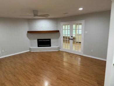 835 Wycliffe Dr, Houston, TX 77079 - photo 7