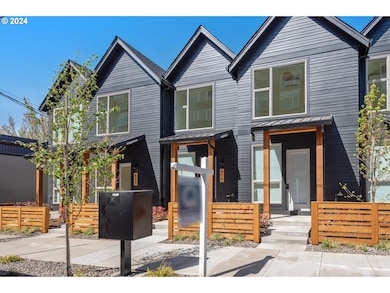 819 N Failing St, Portland, OR 97227 - photo 2