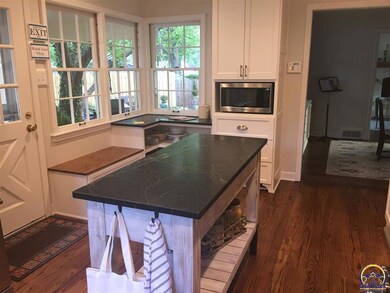 1551 SW Westover Rd, Topeka, KS 66604 - photo 5