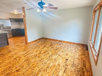 605 E 27th St S, Newton, IA 50208 - photo 6