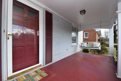 2733 Westhampton Ave Roanoke-large-005-5