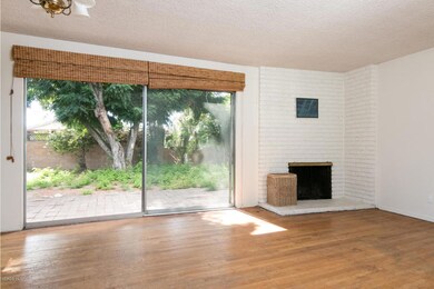 351 Fairfax Ave-MLS_Size-003-7-Family Ro
