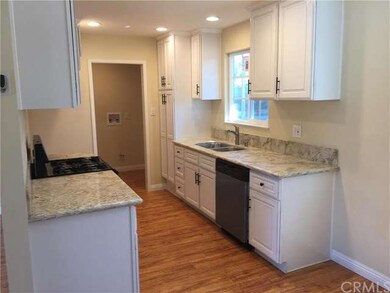 Your remodeled kitchen has granite countertops, a 