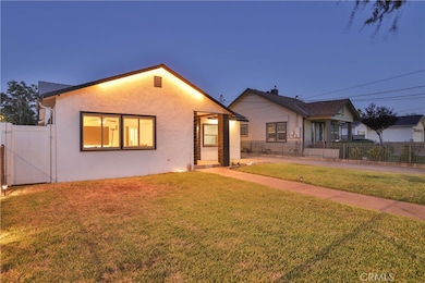 1024 Lawton St, Redlands, CA 92374 - photo 3