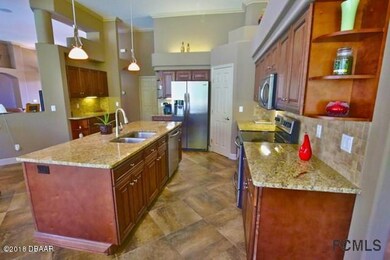 42 Gale Kitchen Angle