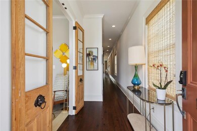 ENTRANCE FOYER - DOUBLE DOORS ON THE LEFT
LEAD TO