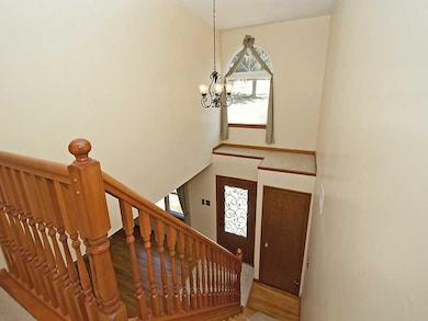Entry/Foyer.