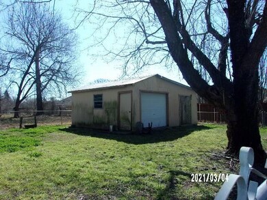 1036 Thatcher St, Denison, TX 75020 - photo 6