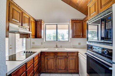 108 Guinevere Ct, Weatherford, TX 76086 - photo 7