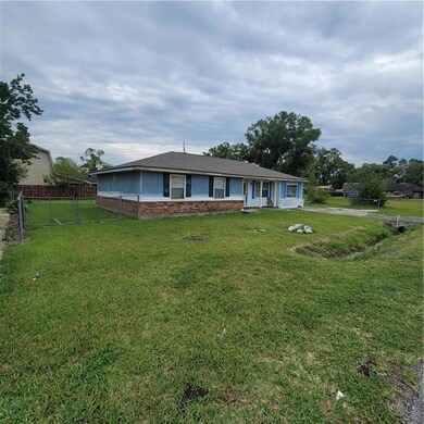 643 Church St, Raceland, LA 70394 - photo 2