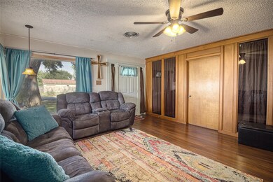 1402 Smith St, Waller, TX 77484 - photo 7