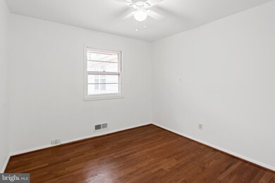 121 Rolling Rd, Gaithersburg, MD 20877 - photo 6