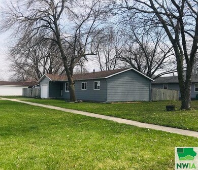 415 Cameo St, Onawa, IA 51040 - photo 3
