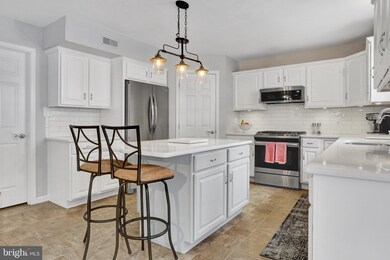 4640 Dunham Dr, Reading, PA 19606 - photo 7