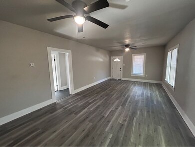 1710 W 15th St, Port Arthur, TX 77640 - photo 2