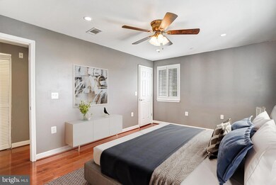 4129 S Four Mile Run Dr unit 302, Arlington, VA 22204 - photo 6