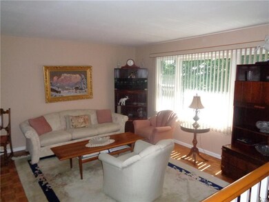 5455 Summit St, Whitehall, PA 18052 - photo 4