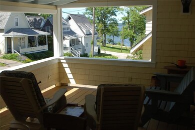 Screened-in Porch