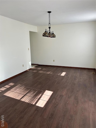 16128 Barrier Reef Ct, Grover, MO 63040 - photo 4