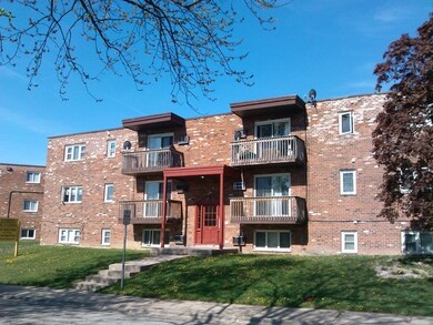 108 Drew Ln unit 7, Waukegan, IL 60085 - photo 2