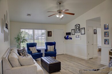 1002 W 24th St N, Claremore, OK 74017 - photo 3