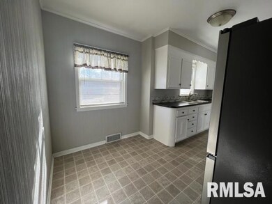 1115 Berg Place, Davenport, IA 52804 - photo 4