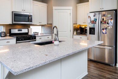 60491 Hedgewood Ln, Bend, OR 97702 - photo 5