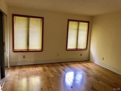 4466 Meadow Dr, Nazareth, PA 18064 - photo 5