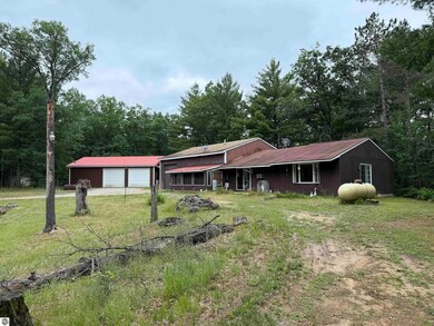 7407 Kermit Ln, South Branch, MI 48761 - photo 2