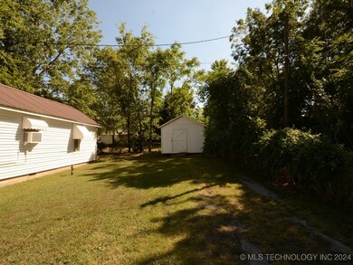311 W Oak St, Skiatook, OK 74070 - photo 5