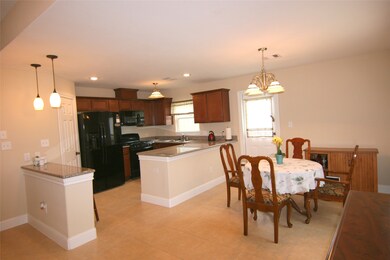 238 S Native Ln, Houston, TX 77022 - photo 5