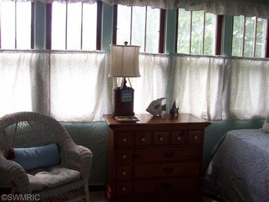 1323 Maple St, Niles, MI 49120 - photo 4