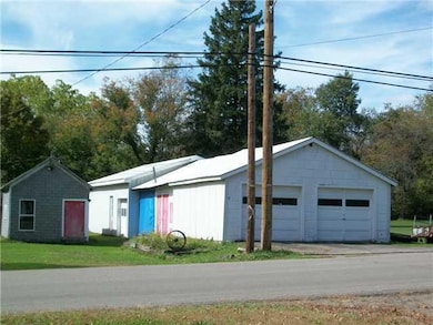 Parking Lot/Garage