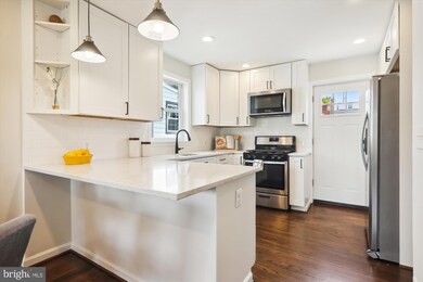 586 Nicholson St NE, Washington, DC 20011 - photo 6