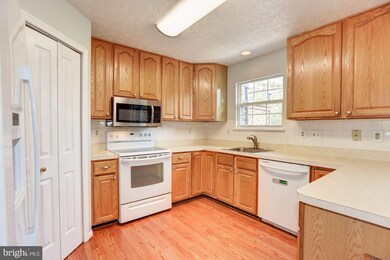 9257 Brewington Ln, Laurel, MD 20723 - photo 6