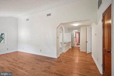 805 Glenwood St, Emmaus, PA 18049 - photo 5