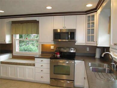 The entire kitchen was made over in 2008! How abou