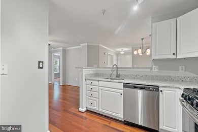 1067 Gardenview Loop unit 202, Woodbridge, VA 22191 - photo 4