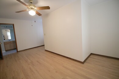 35 S Martin Ave, Waukegan, IL 60085 - photo 7