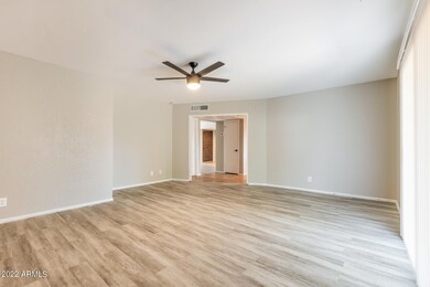 303 E Ellis Dr, Tempe, AZ 85282 - photo 6