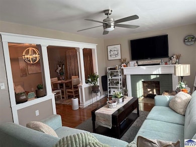 230 W Broadway St, Shelburn, IN 47879 - photo 3