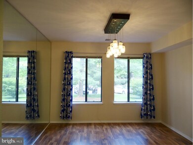 11323 Commonwealth Dr unit T3, Rockville, MD 20852 - photo 2