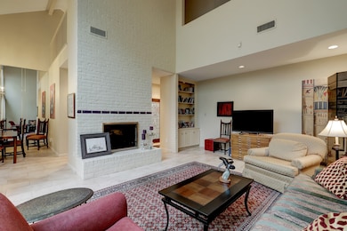 10125 Valley Forge Dr, Houston, TX 77042 - photo 2